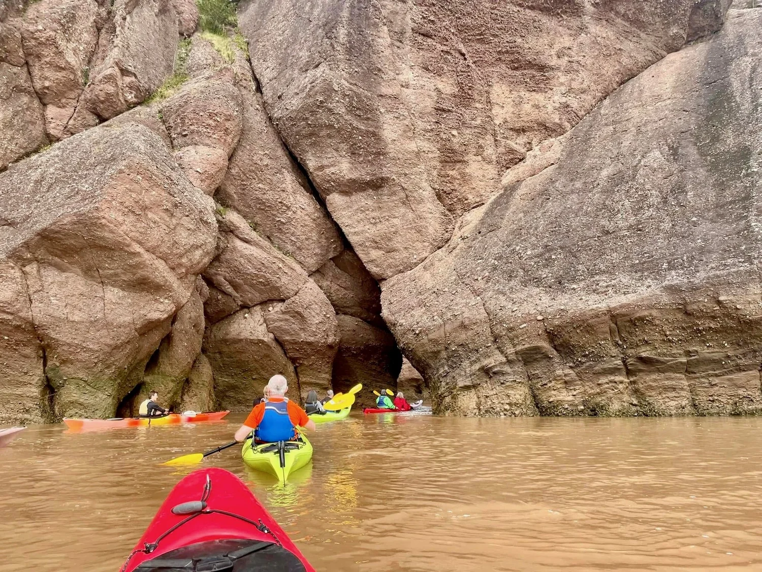 Kayaking among the Hopewell Rocks